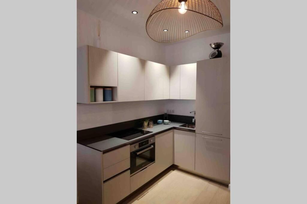Appartement 2 Chambres Refait A Neuf, Climatise, A 2 Min De La Mer Nice Eksteriør billede