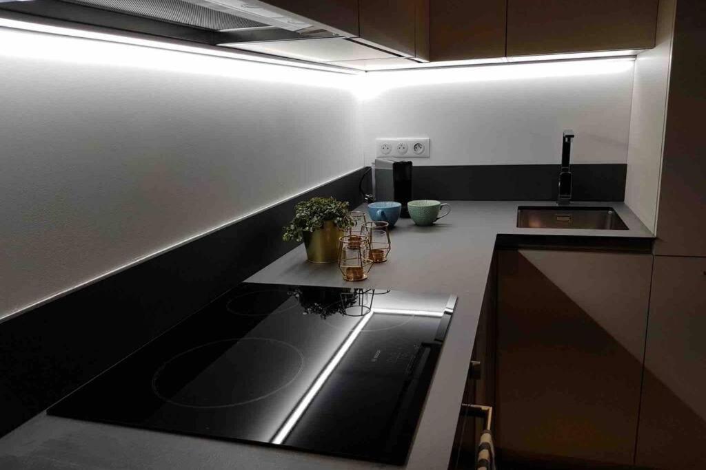 Appartement 2 Chambres Refait A Neuf, Climatise, A 2 Min De La Mer Nice Eksteriør billede